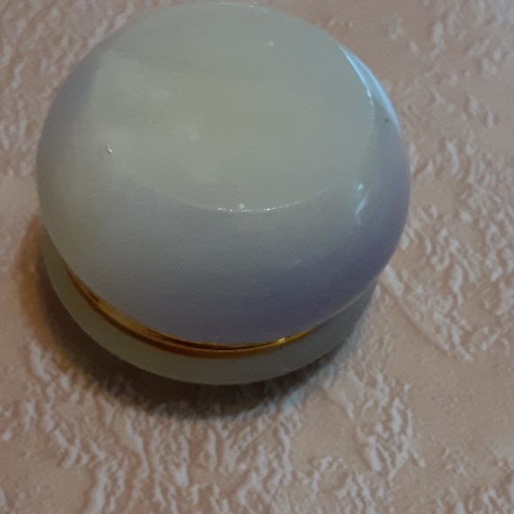 Vintage Roman Colosseum soapstone round hinged box - Picture 4 of 6